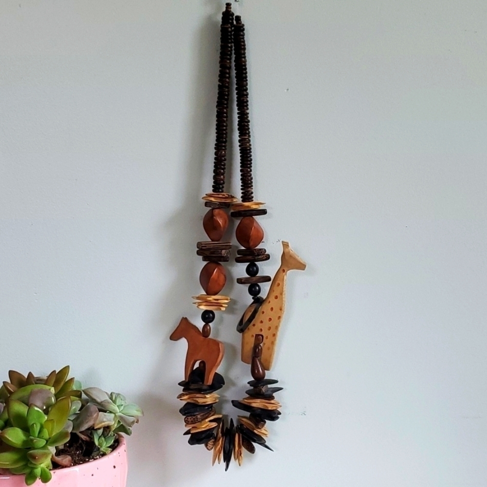 Vintage Wooden Hand Crafted Safari Necklace - Picture 3 of 8